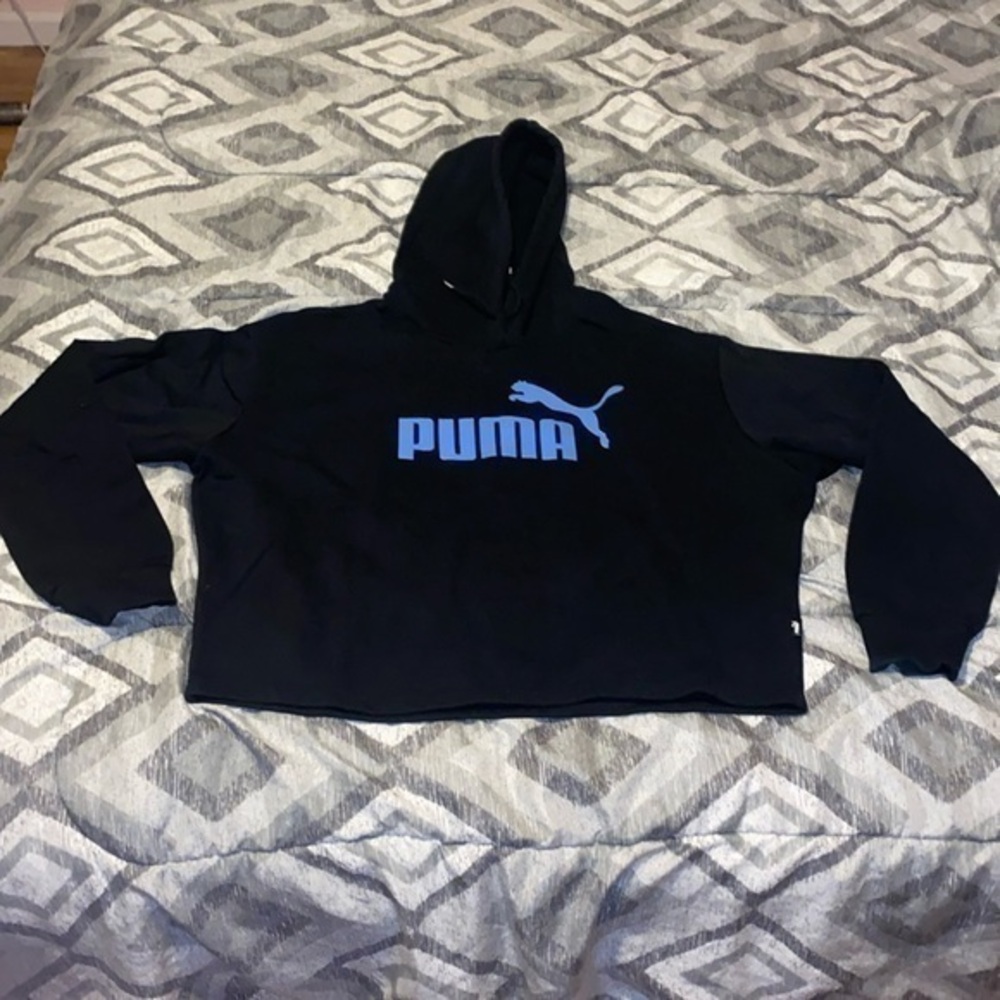 NWOT Black and Blue Puma sweater with hood, Cropped